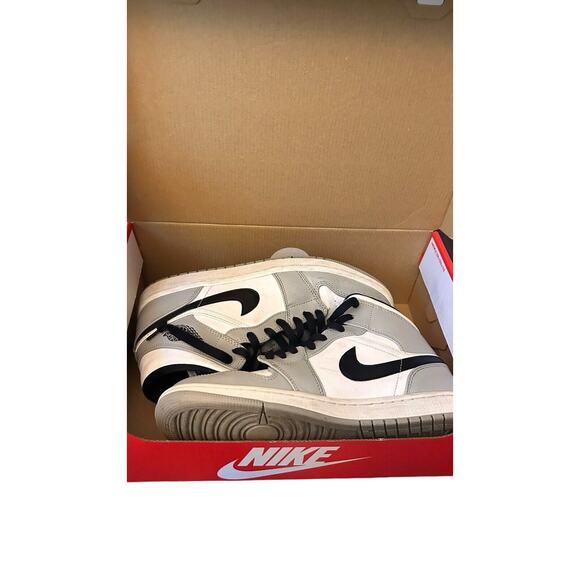 Nike Air Jordan 1 Mid Light Smoke gray Black sneakers Men's Sz 8 - Picture 6 of 7